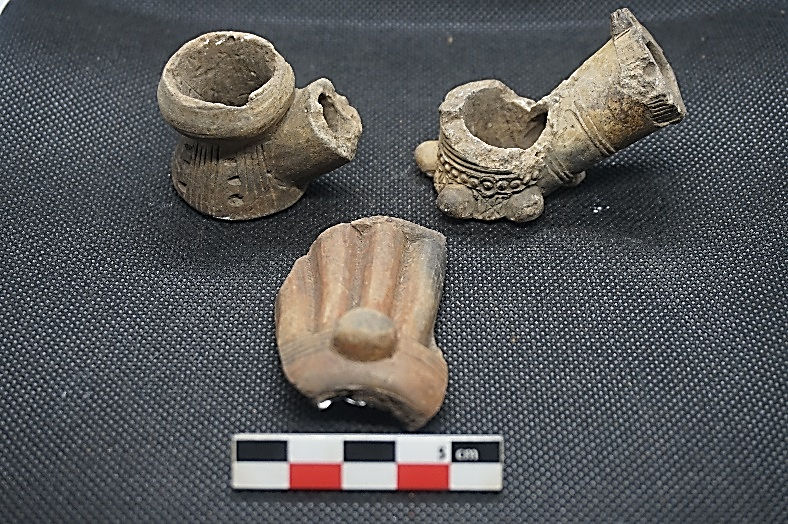 Fragmented Smoking Pipes